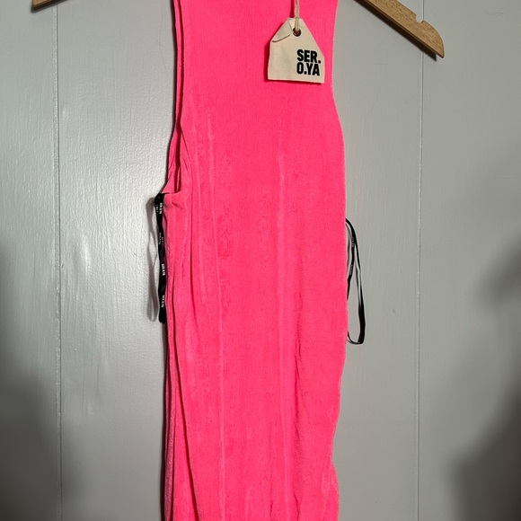SER.O.YA Delta high neck bodycon ruched midi dress in neon pink - Picture 9 of 9